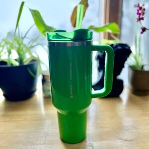 Stanley X Starbucks "Target Exclusive" 40oz Green Tumbler Limited Edition 2025
